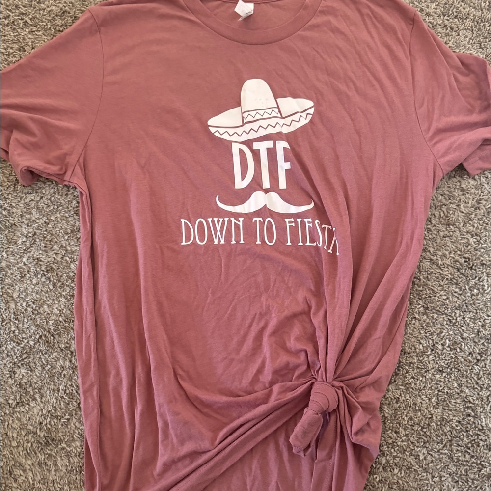 Bella Canvas Mauve Tee with Sombrero Design